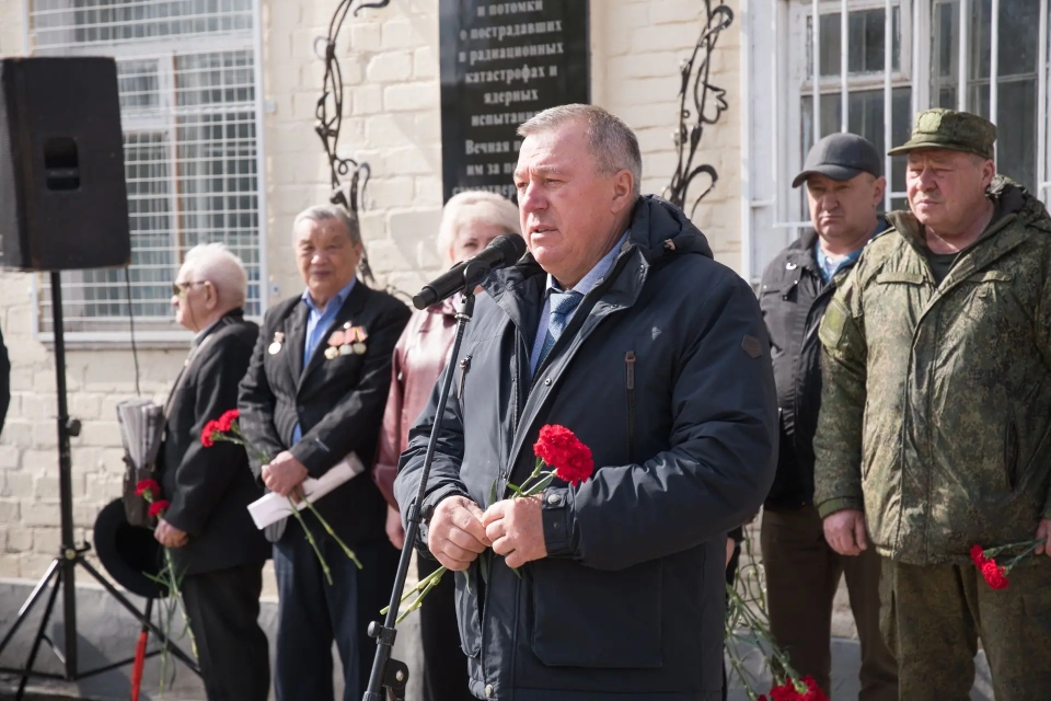 Акция посвященная ликвидаторам Чернобыльской аварии Фото 6