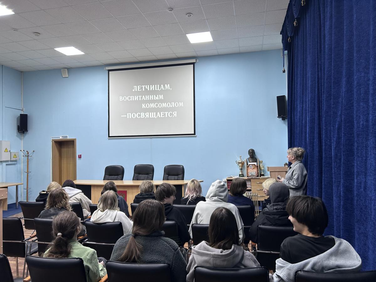 Студенты посмотрели фильм «В небе ночные ведьмы» Фото 1