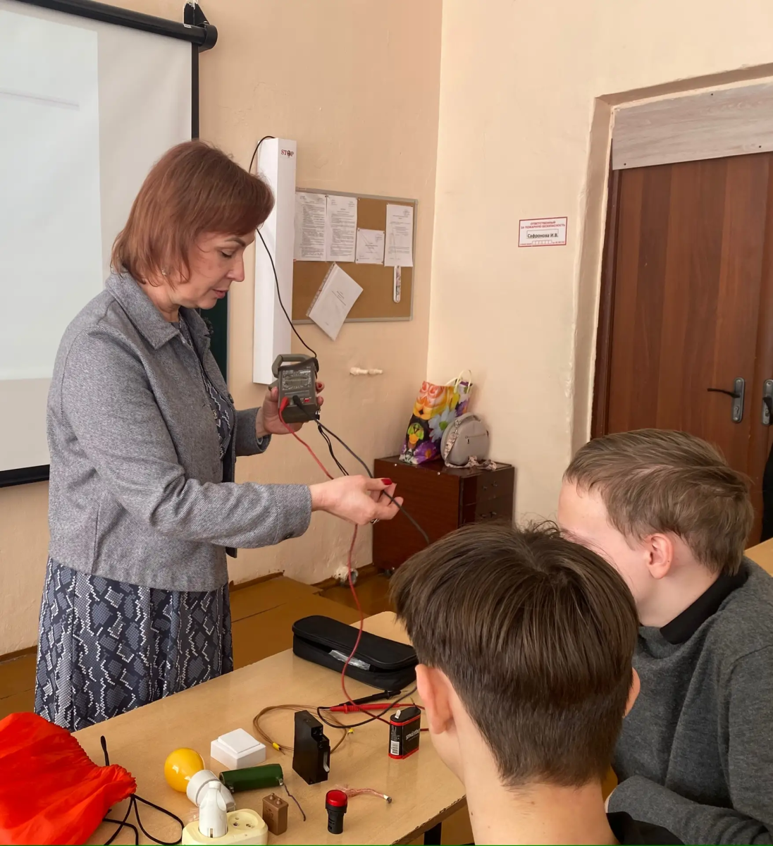 Продолжается реализация программы «Вавиловские классы» в саратовских школах Фото 2