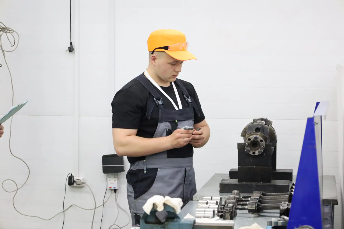 Студент ФТК Вавиловского университета вышел в финал Национального чемпионата «Профессионалы» Фото 6