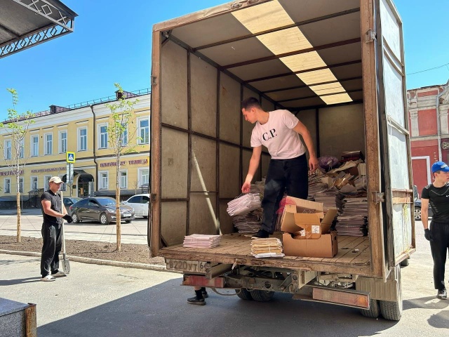 Профком студентов Вавиловского университета сдал макулатуру Фото 2