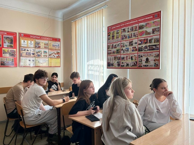 Профком студентов провёл патриотическую квиз-игру для студентов Финансово-технологического колледжа Фото 4 Профком студентов провёл патриотическую квиз-игру для студентов Финансово-технологического колледжа Фото 4