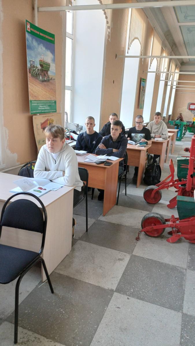 На кафедре "Техническое обеспечение АПК" прошло собрание по практике со студентами 2 курса Фото 1
