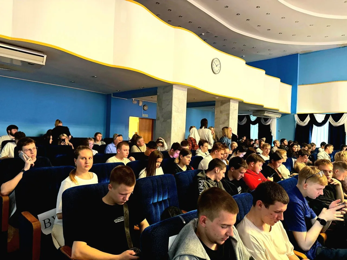 Посещение праздничного концерта в честь Дня Великой Победы Фото 5 Посещение праздничного концерта в честь Дня Великой Победы Фото 5