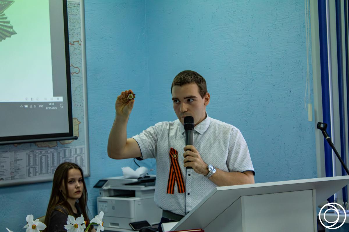 Празднование Дня Победы в Великой Отечественной войне учащимися групп Б-ЭЭ-101 и 201 «Россети Волга», учащимися Финансово-технологического колледжа Вавиловского университета совместно с представителями компании ПАО «Россети Волга» Фото 13 Празднование Дня Победы в Великой Отечественной войне учащимися групп Б-ЭЭ-101 и 201 «Россети Волга», учащимися Финансово-технологического колледжа Вавиловского университета совместно с представителями компании ПАО «Россети Волга» Фото 13