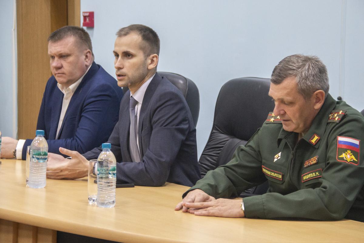 В Вавиловском университете прошла встреча с героем СВО в рамках всероссийского проекта «СВОй путь» Фото 4 В Вавиловском университете прошла встреча с героем СВО в рамках всероссийского проекта «СВОй путь» Фото 4