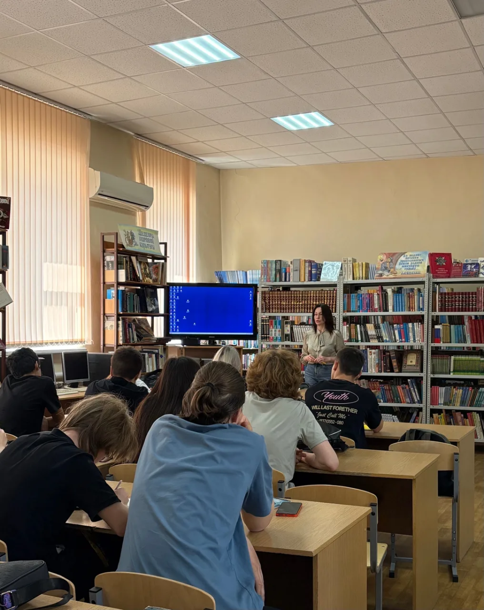 Занятие с элементом тренинга «Мы - команда!» Фото 1 Занятие с элементом тренинга «Мы - команда!» Фото 1