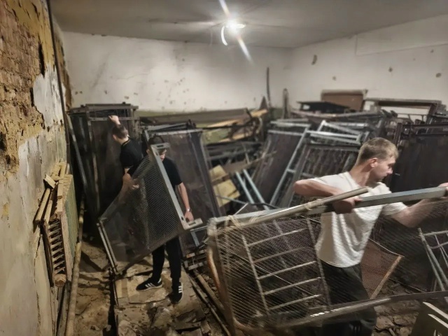 Сотрудник Вавиловского университета доставил гуманитарную помощь военнослужащим в зону СВО Фото 3 Сотрудник Вавиловского университета доставил гуманитарную помощь военнослужащим в зону СВО Фото 3