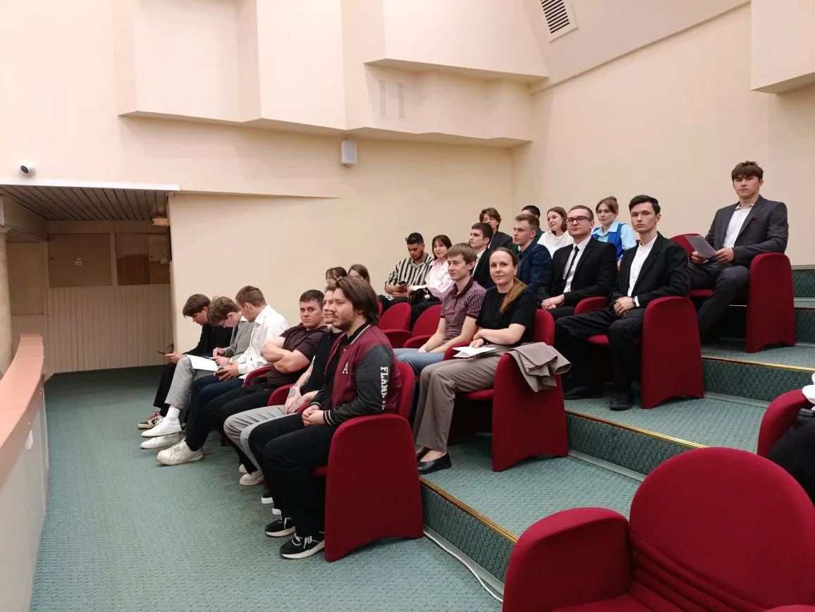Студенты приняли участие в слушаниях по кибербезопасности в Саратовской областной Думе Фото 1 Студенты приняли участие в слушаниях по кибербезопасности в Саратовской областной Думе Фото 1