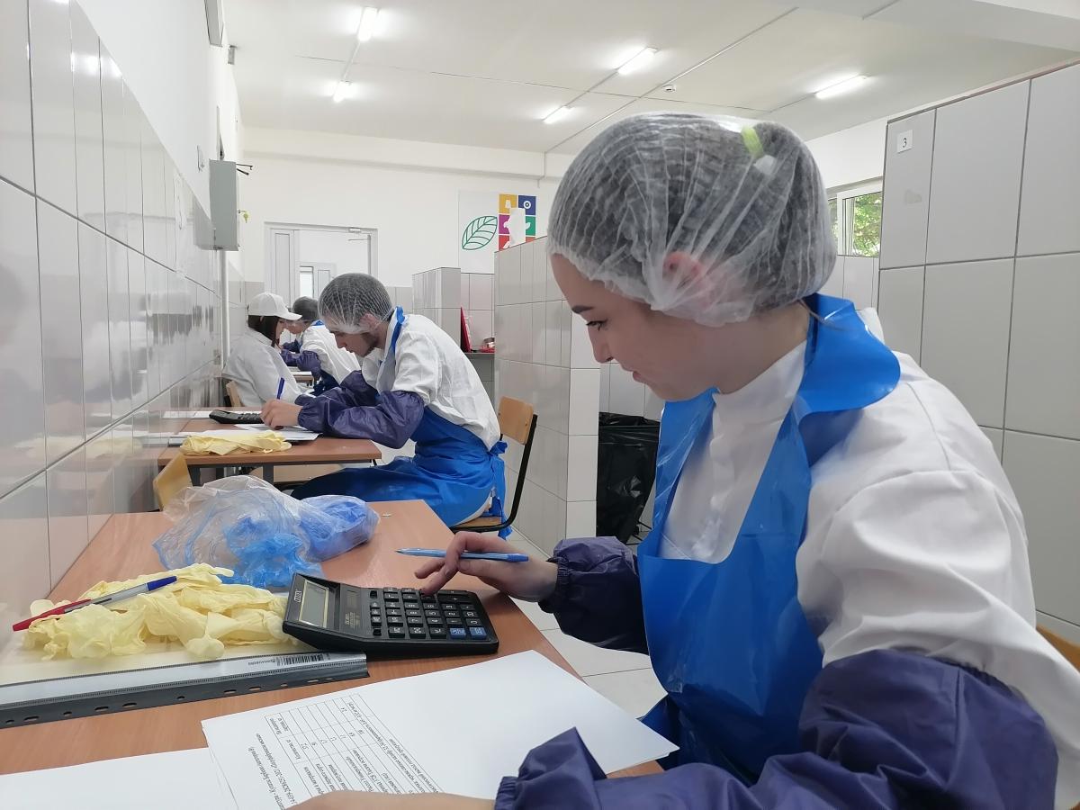 Демонстрационный экзамен специальности 19.02.12 Технология продуктов питания животного происхождения " ФП «ПРОФЕССИОНАЛИТЕТ» Фото 3 Демонстрационный экзамен специальности 19.02.12 Технология продуктов питания животного происхождения " ФП «ПРОФЕССИОНАЛИТЕТ» Фото 3