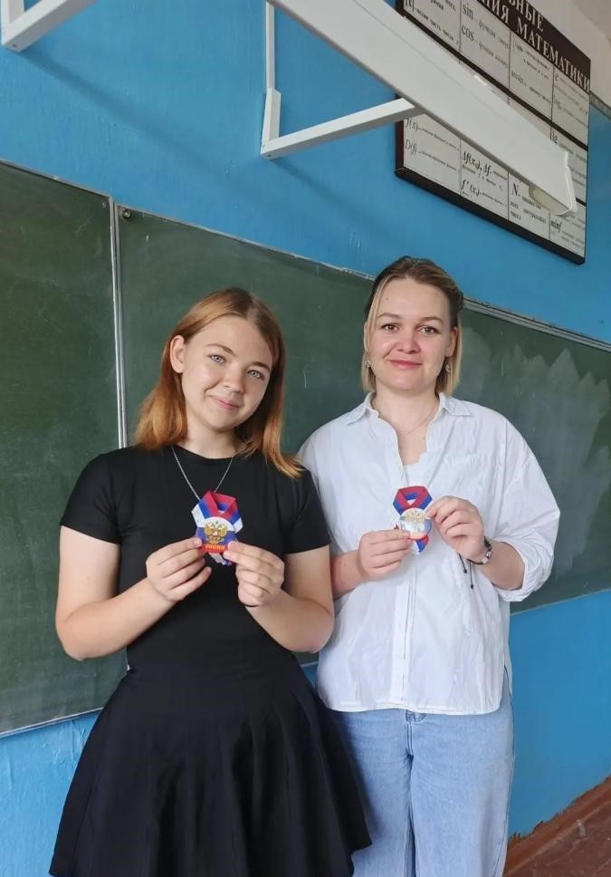 В Краснокутском филиале Вавиловского университета прошла патриотическая акция «Ленточка России» Фото 3