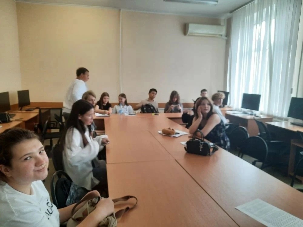 Информационный кураторский час: «Язык, который объединяет: как сленг мешает нам быть едиными» Фото 2 Информационный кураторский час: «Язык, который объединяет: как сленг мешает нам быть едиными» Фото 2