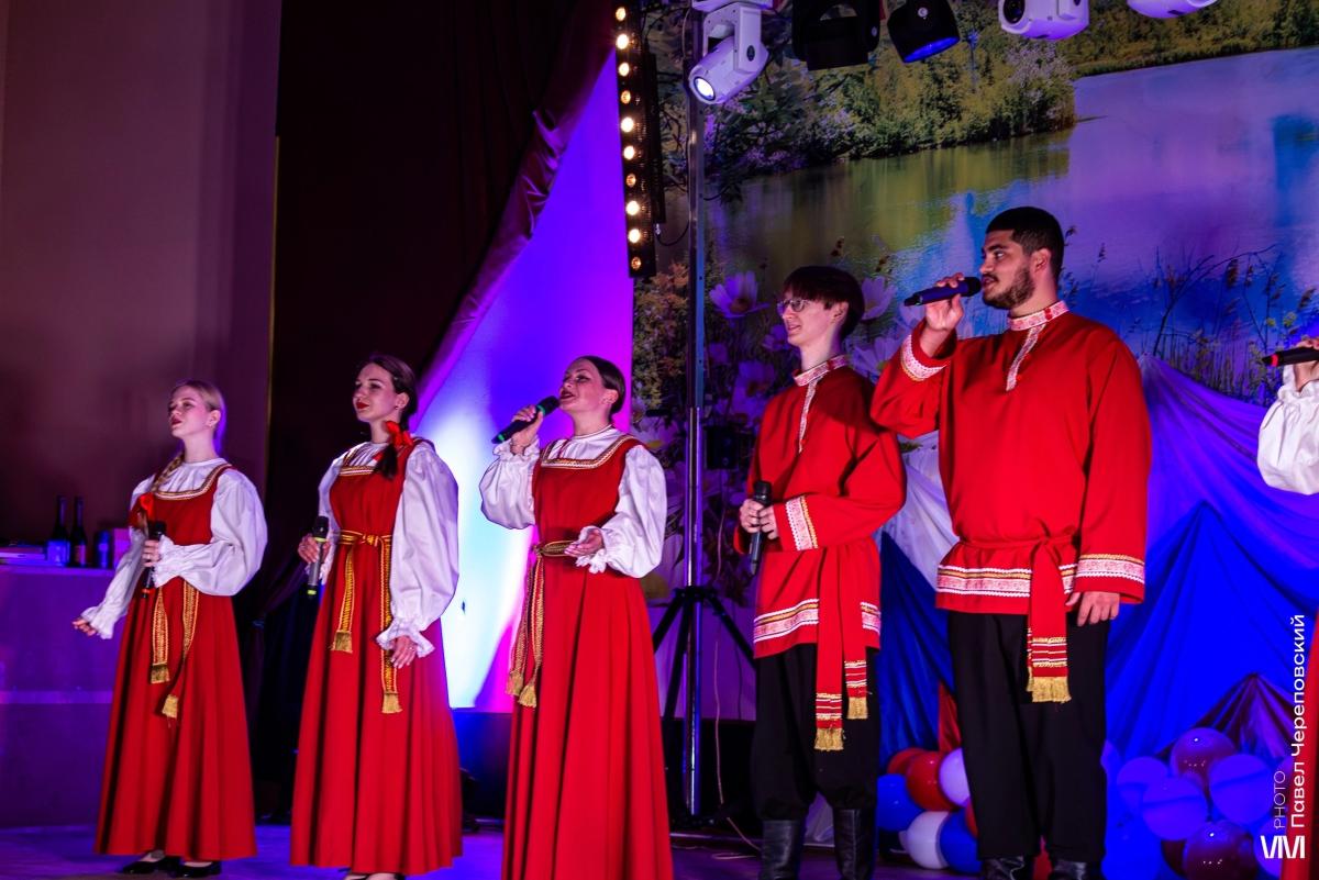 Студенческий клуб выступил в Духовницком районе с концертной программой Фото 5 Студенческий клуб выступил в Духовницком районе с концертной программой Фото 5