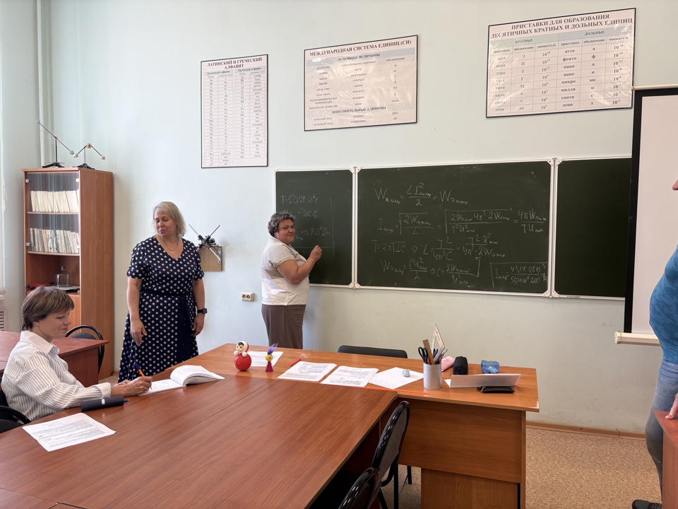 Мастер класс «Энергия в физике» в рамках программы повышения квалификации «Совершенствование содержания и методов преподавания естественно-научных предметов в агротехнологических классах» Фото 2 Мастер класс «Энергия в физике» в рамках программы повышения квалификации «Совершенствование содержания и методов преподавания естественно-научных предметов в агротехнологических классах» Фото 2