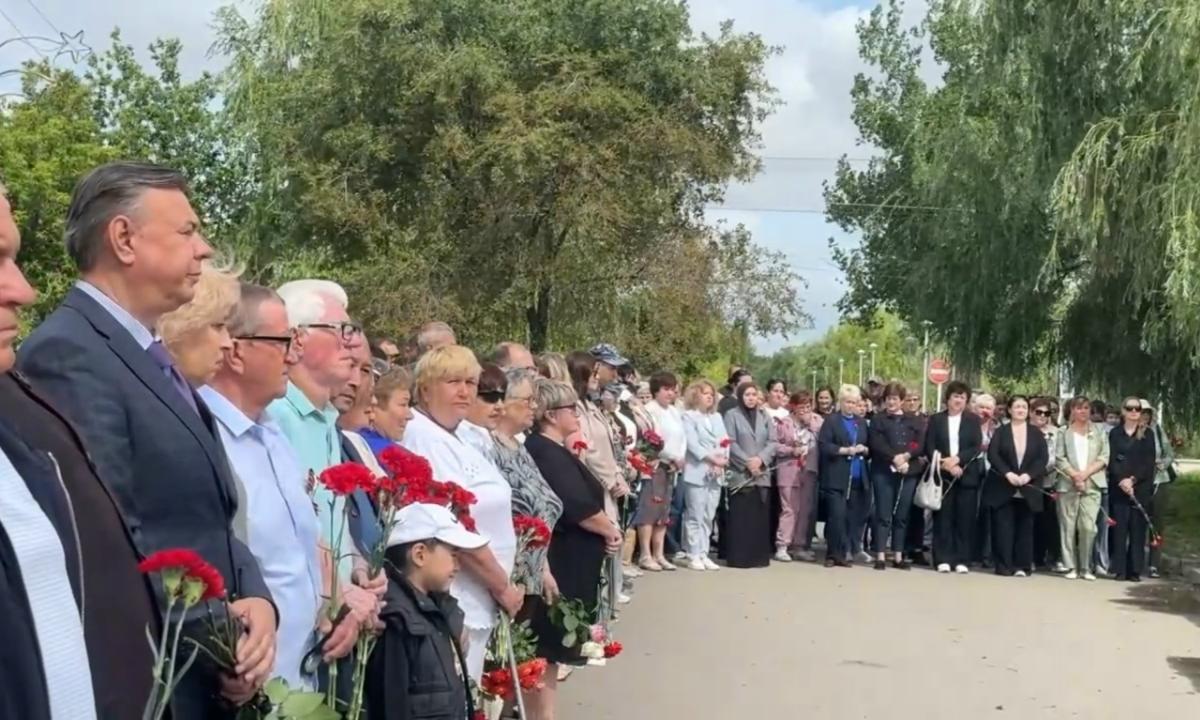 Митинг у мемориала «Героям Краснокутцам» Фото 2 Митинг у мемориала «Героям Краснокутцам» Фото 2