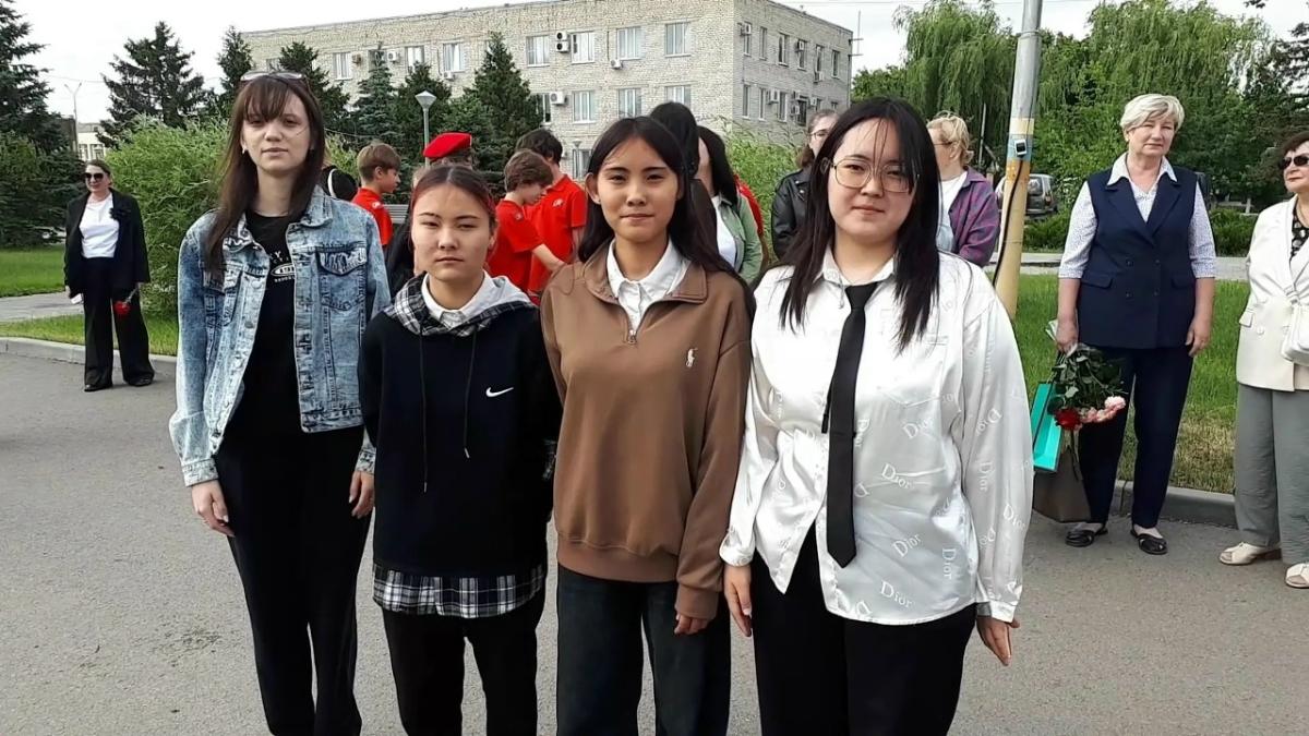Митинг у мемориала «Героям Краснокутцам» Фото 4 Митинг у мемориала «Героям Краснокутцам» Фото 4