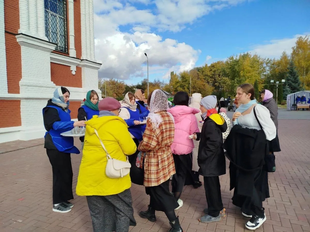 Благодарность коллективу колледжа за оказанную помощь Покровскому собору Фото 2