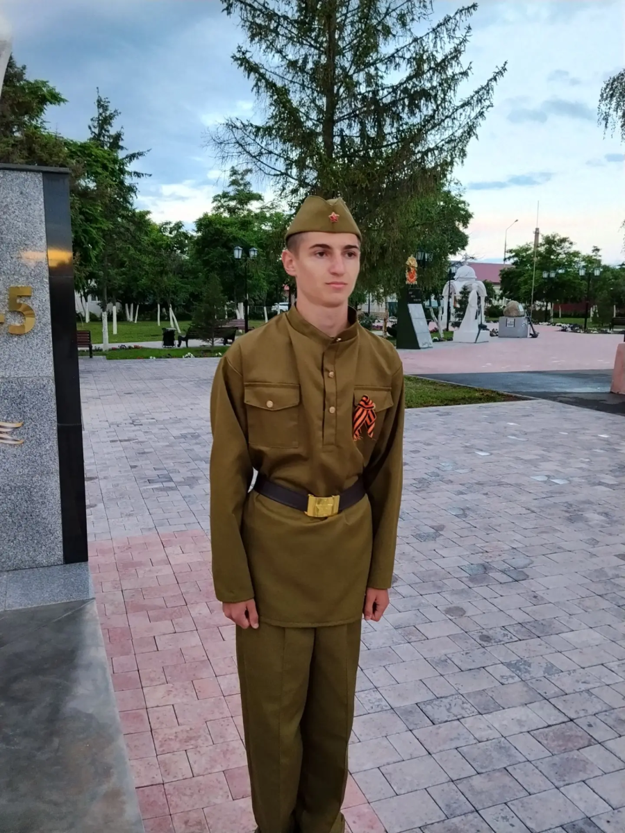 Студенты Марксовского филиала Вавиловского университета приняли участие в традиционной «Вахте памяти» Фото 3