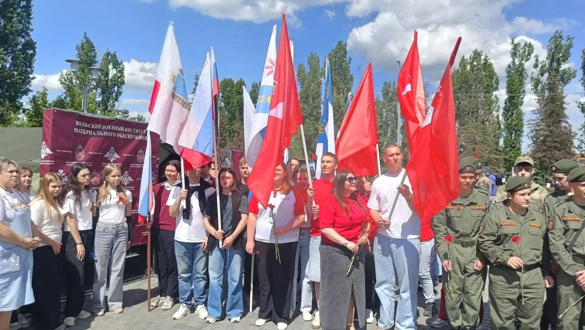 Активисты университета приняли участие в патриотическом мероприятии «Народов много - Россия одна» Фото 8