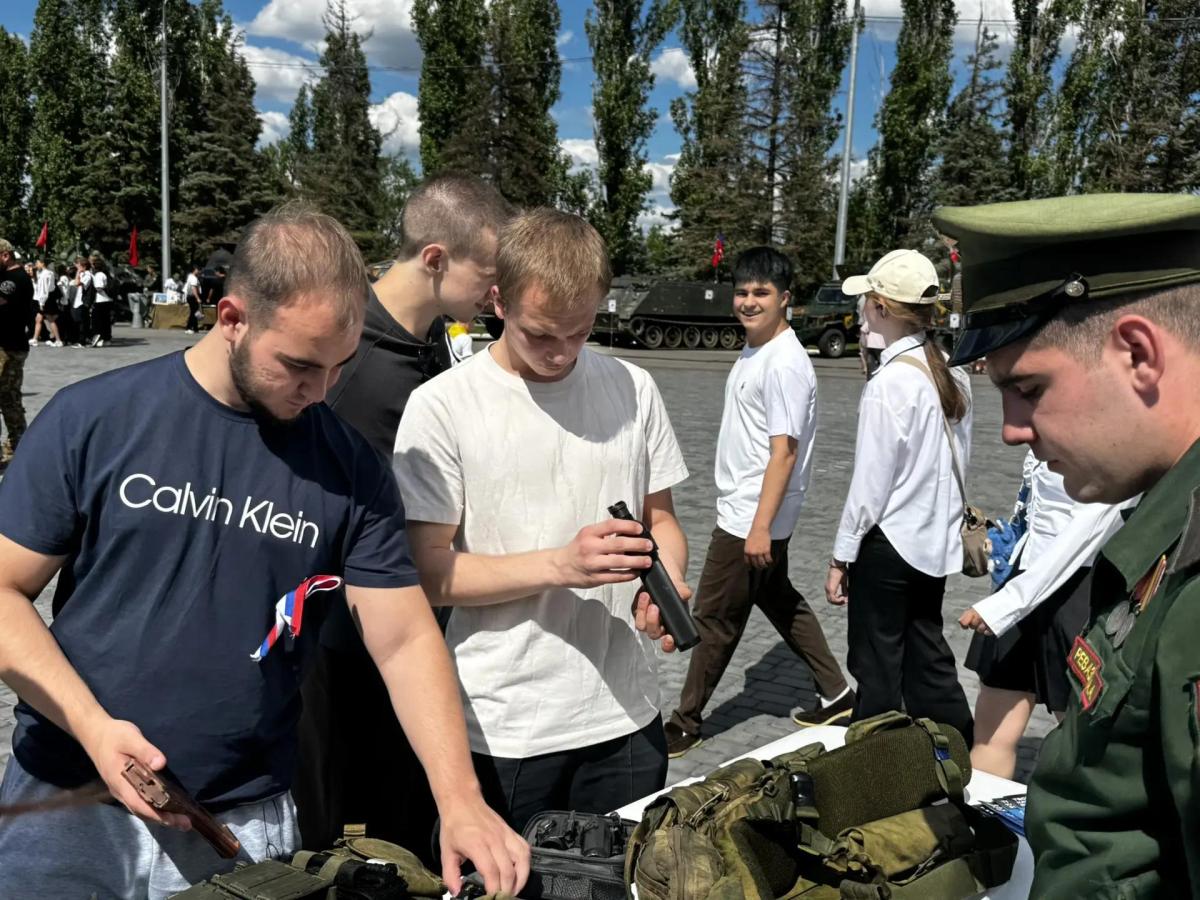 Студенты института агробизнеса приняли участие в военно-патриотическом мероприятии «Народов много – Россия Одна» Фото 2