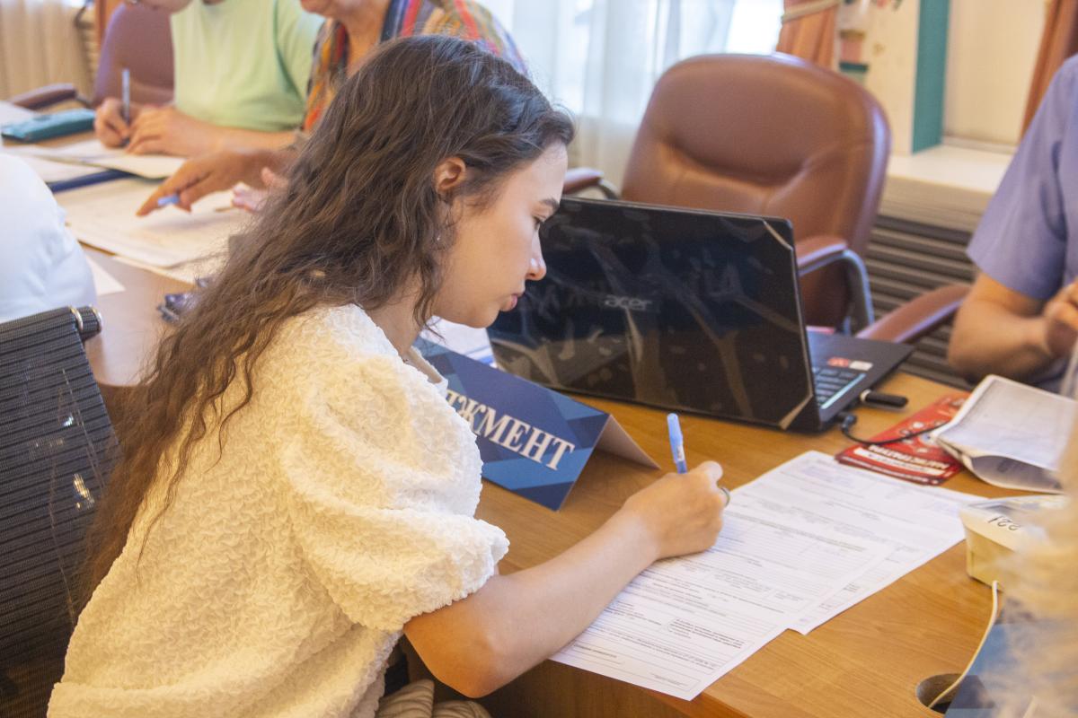 Более двух тысяч будущих студентов выбрали Вавиловский университет в первые дни приёма Фото 3 Более двух тысяч будущих студентов выбрали Вавиловский университет в первые дни приёма Фото 3
