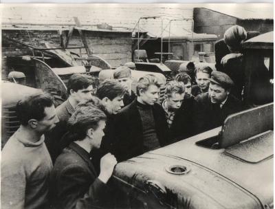 Практические занятия по устройству трактора СИМСХ 1960 г Практические занятия по устройству трактора СИМСХ 1960 г