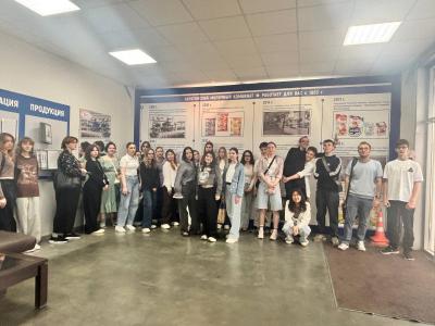 Студенты 1 курса направления "Биотехнологя"  посетили с экскурсией Саратовский молочный комбинат