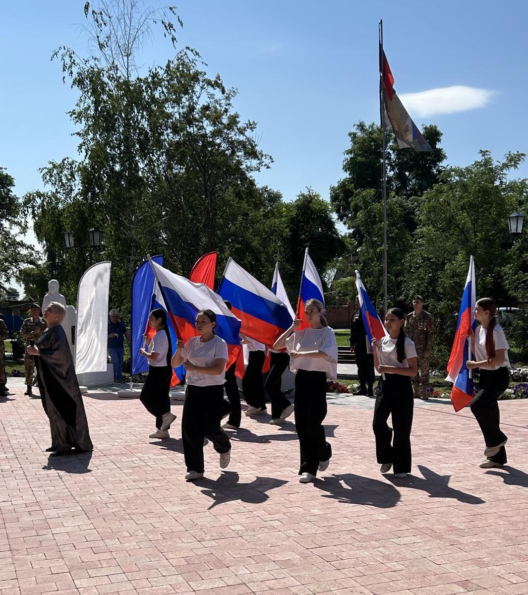 Студенты техникума почтили память героев: участие в мероприятии ко Дню ветеранов боевых действий.
