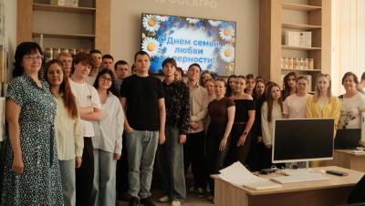 Студенты института агробизнеса на музыкально-литературном вечере «Загляните в семейный альбом»