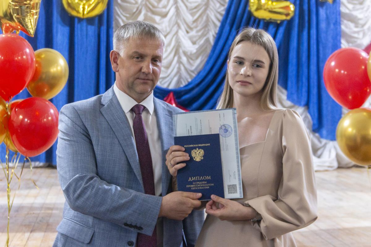 В Финансово-технологическом колледже состоялся торжественный выпуск специалистов среднего звена Фото 7 В Финансово-технологическом колледже состоялся торжественный выпуск специалистов среднего звена Фото 7