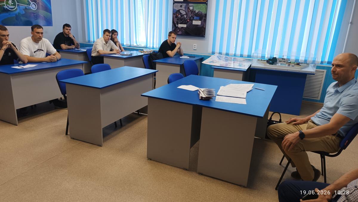 Встреча студентов с представителями компании ООО «Агротехснаб» Фото 1 Встреча студентов с представителями компании ООО «Агротехснаб» Фото 1