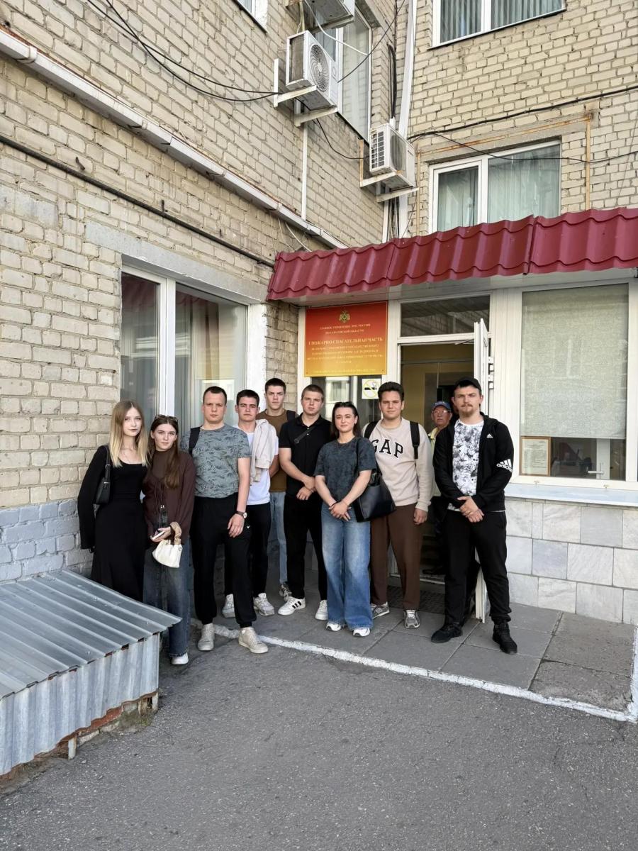 Экскурсия в ПСЧ №1 г. Саратов 3-го пожарно-спасательного отряда ФПС ГПС Главного управления МЧС России по Саратовской области Фото 1