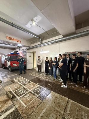 Экскурсия в ПСЧ №1 г. Саратов 3-го пожарно-спасательного отряда ФПС ГПС Главного управления МЧС России по Саратовской области