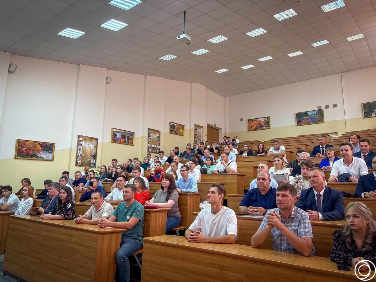 В институте инженерии и робототехники состоялось вручение дипломов выпускникам заочной формы обучения Фото 8 В институте инженерии и робототехники состоялось вручение дипломов выпускникам заочной формы обучения Фото 8