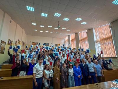 В институте инженерии и робототехники состоялось вручение дипломов выпускникам заочной формы обучения