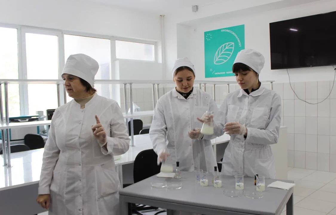 Популяризация специальности 19.02.12 «Технология продуктов питания животного происхождения» (направленность — «Производство молочной продукции») Фото 2 Популяризация специальности 19.02.12 «Технология продуктов питания животного происхождения» (направленность — «Производство молочной продукции») Фото 2