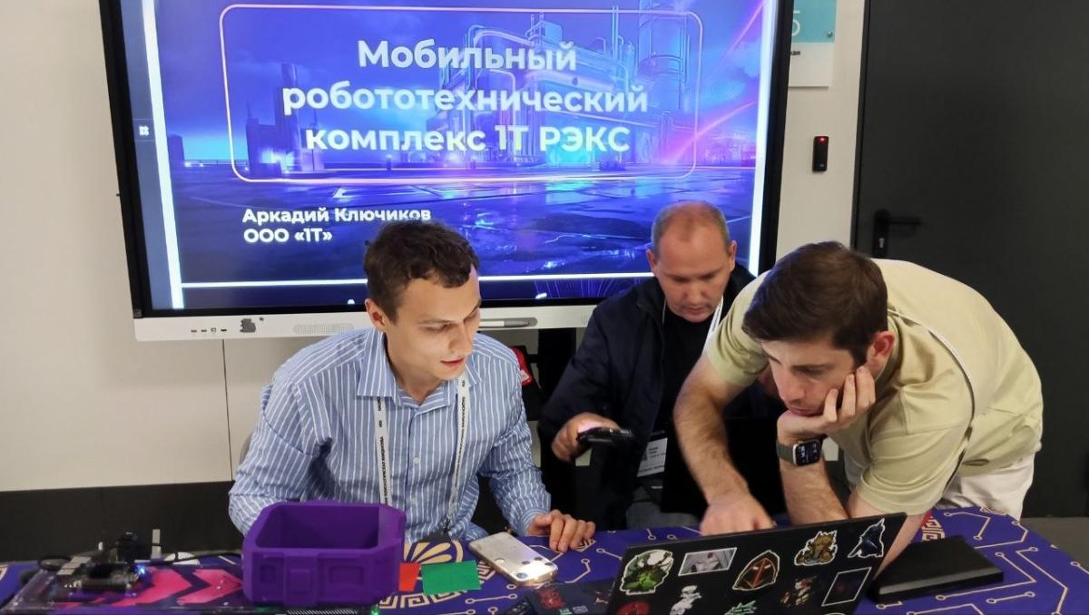 Заведующий кафедрой «Цифровое управление процессами в АПК» представил разработки СКБ Вавиловского университета совместно с индустриальным партнёром ООО "1Т" Фото 3 Заведующий кафедрой «Цифровое управление процессами в АПК» представил разработки СКБ Вавиловского университета совместно с индустриальным партнёром ООО "1Т" Фото 3