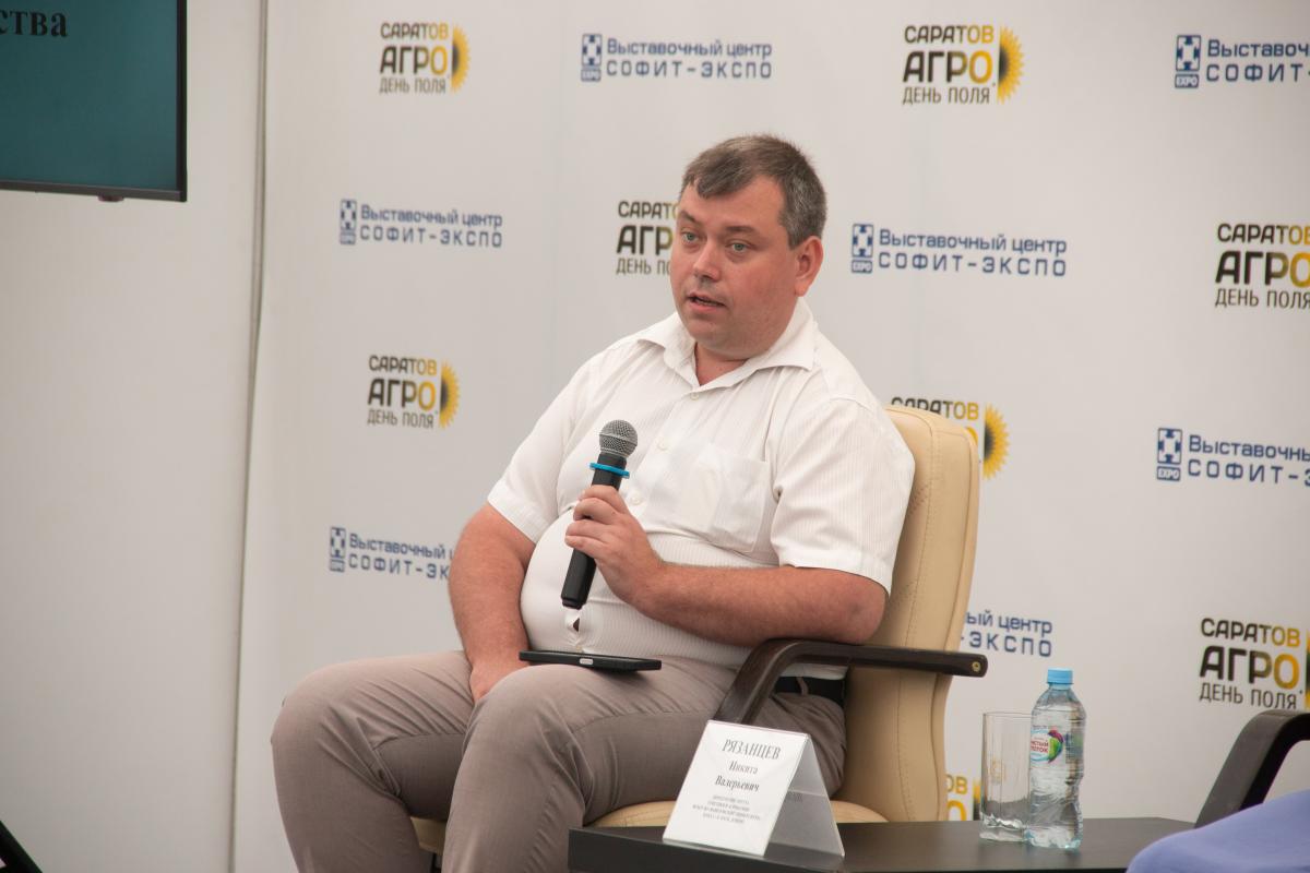 Вавиловский университет провел круглый стол на выставке «Саратов-Агро. День Поля. 2026» Фото 7 Вавиловский университет провел круглый стол на выставке «Саратов-Агро. День Поля. 2026» Фото 7