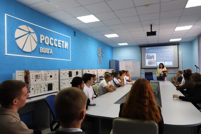 ОБРАЗОВАТЕЛЬНЫЙ ТРЕК ГРУППЫ Б-ЭЭ-101 «РОССЕТИ ВОЛГА» ДЛЯ ПЕРВОКУРСНИКОВ 2026 ГОДА Фото 3 ОБРАЗОВАТЕЛЬНЫЙ ТРЕК ГРУППЫ Б-ЭЭ-101 «РОССЕТИ ВОЛГА» ДЛЯ ПЕРВОКУРСНИКОВ 2026 ГОДА Фото 3