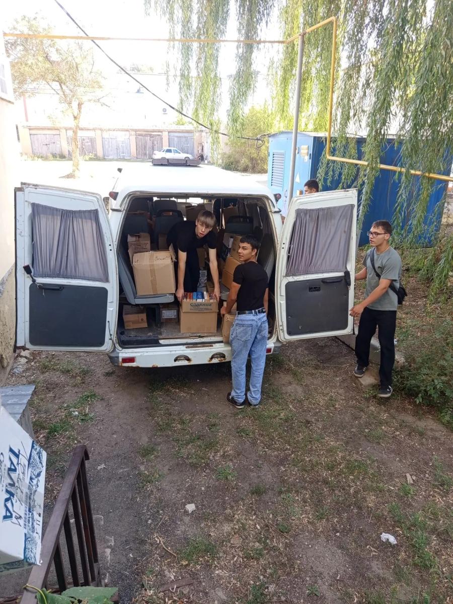 Студенты-волонтёры Краснокутского зооветеринарного техникума помогли РМУК КМЦБ с переездом книжного фонда. Фото 4 Студенты-волонтёры Краснокутского зооветеринарного техникума помогли РМУК КМЦБ с переездом книжного фонда. Фото 4