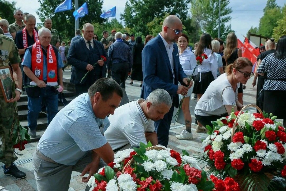 Связь поколений: студенты на Соколовой горе почтили память героев Фото 2 Связь поколений: студенты на Соколовой горе почтили память героев Фото 2