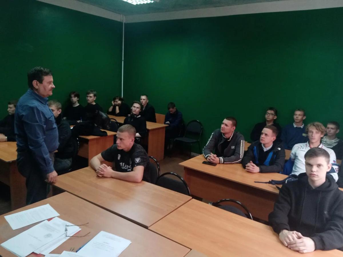 На кафедре «Техносферная безопасность и транспортно-технологические машины» продолжаются кураторские часы . Фото 1 На кафедре «Техносферная безопасность и транспортно-технологические машины» продолжаются кураторские часы . Фото 1