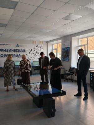 Центр VR/AR и агроробототехники Вавиловского университета посетила делегация ООО «АСТОН Крахмало-Продукты» — одного из крупнейших российских предприятий в сфере глубокой переработки зерна. Компания специализируется на производстве кукурузного крахмал