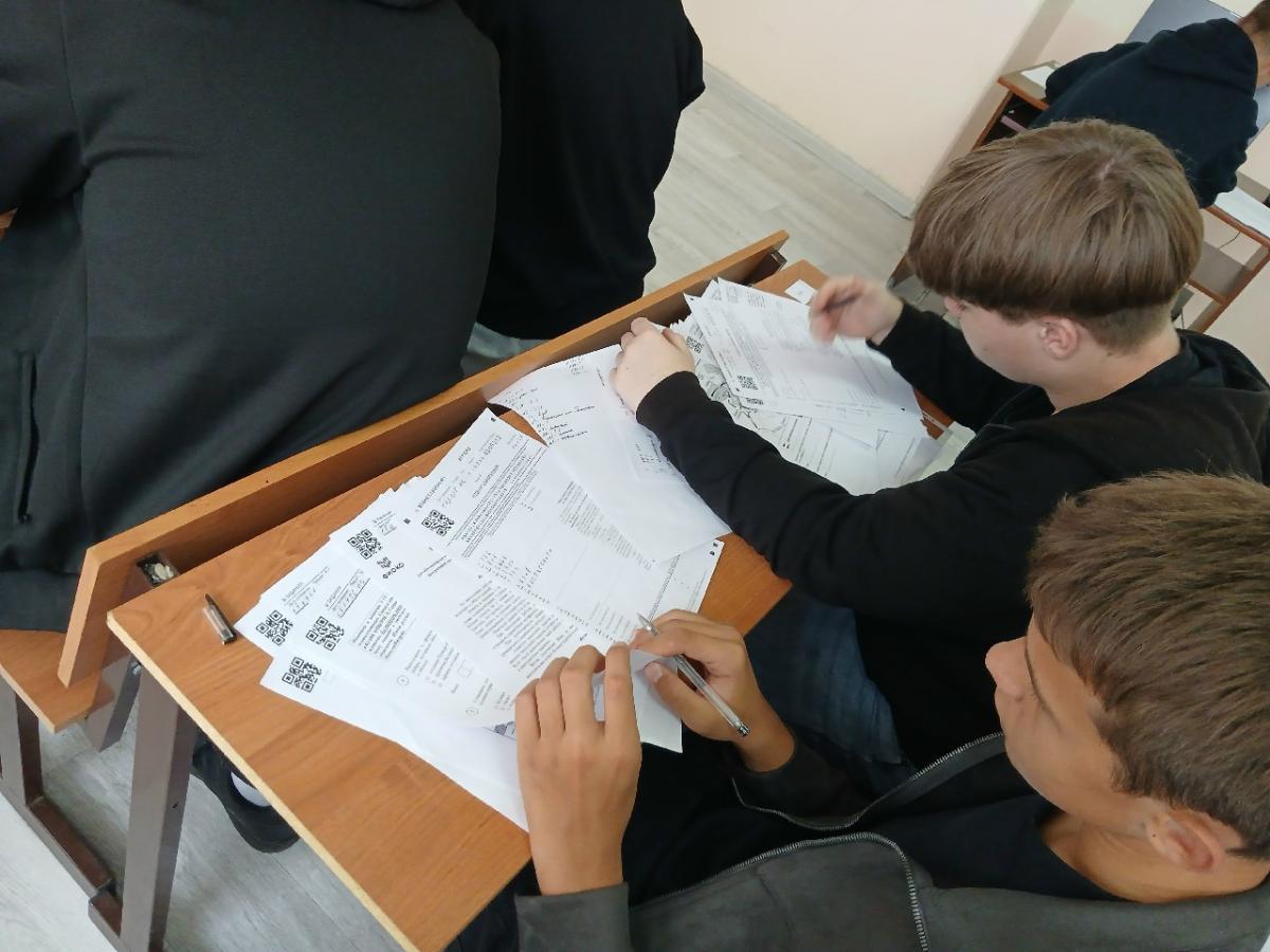 Студенты 1‑го курса приступили к ВПР по истории. Фото 2 Студенты 1‑го курса приступили к ВПР по истории. Фото 2