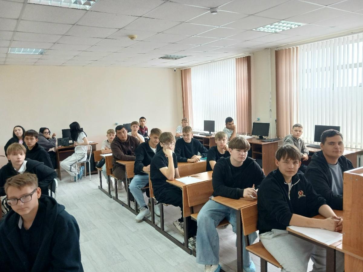 Неделя в техникуме: линейка, план мероприятий и «Разговоры о важном» Фото 1 Неделя в техникуме: линейка, план мероприятий и «Разговоры о важном» Фото 1