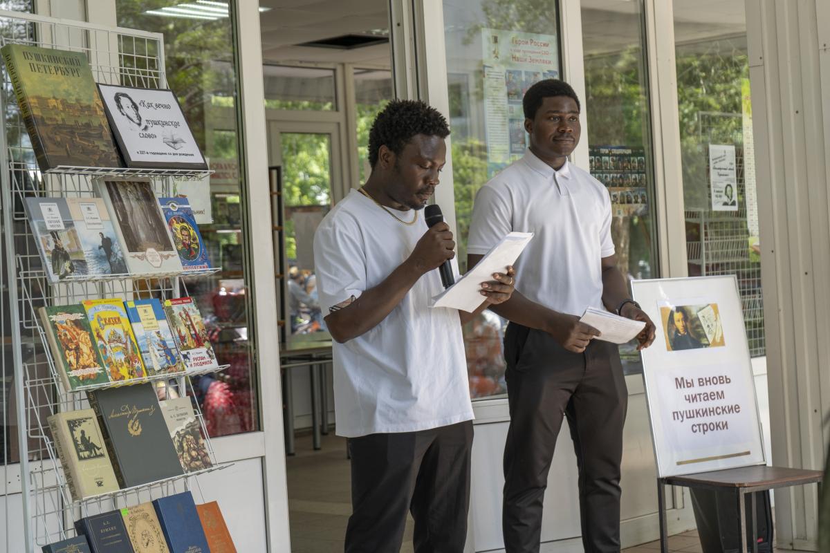 Foreign students of the Institute of International Relations honored the memory of Alexander Pushkin Фото 2 Foreign students of the Institute of International Relations honored the memory of Alexander Pushkin Фото 2