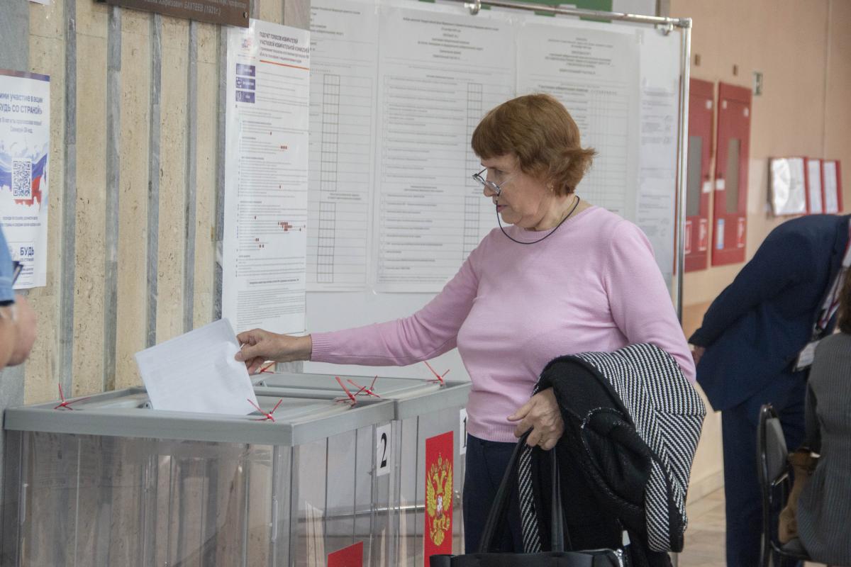 Руководство, преподаватели и сотрудники приняли участие в выборах депутатов Госдумы IX созыва Фото 4 Руководство, преподаватели и сотрудники приняли участие в выборах депутатов Госдумы IX созыва Фото 4