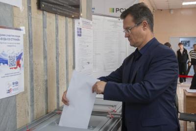 Руководство, преподаватели и сотрудники приняли участие в выборах депутатов Госдумы IX созыва