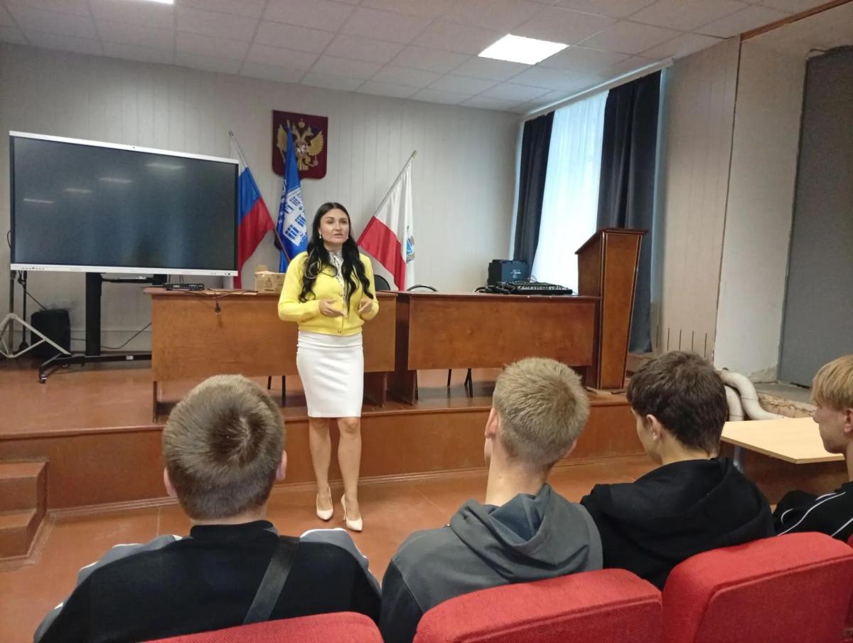 Безопасность на дорогах: в Марксовском филиале Вавиловского университета прошел Единый день профилактики Фото 2 Безопасность на дорогах: в Марксовском филиале Вавиловского университета прошел Единый день профилактики Фото 2