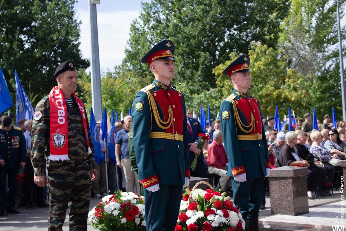 ВАВИЛОВСКИЙ УНИВЕРСИТЕТ ПРИНЯЛ УЧАСТИЕ В ЦЕРЕМОНИИ ЗАНЕСЕНИЯ ИМЕН В ПАРКЕ ПОБЕДЫ Фото 2